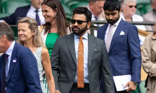 விம்பிள்டன் டென்னிஸ் போட்டியை நேரில் கண்டு ரசித்த ரோகித் சர்மா