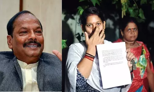 சொகுசு கார் அனுப்பவில்லை என்ற ஆத்திரத்தில் ஊழியரை தாக்கிய ஒடிசா கவர்னரின் மகன்