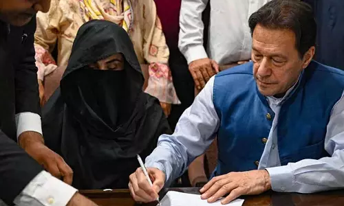 இஸ்லாத்திற்கு எதிரான திருமண வழக்கில் இம்ரான் கான் விடுதலை