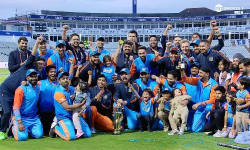 லெஜண்ட்ஸ் கிரிக்கெட்: பாகிஸ்தானை வீழ்த்தி சாம்பியன் பட்டம் வென்ற இந்தியா