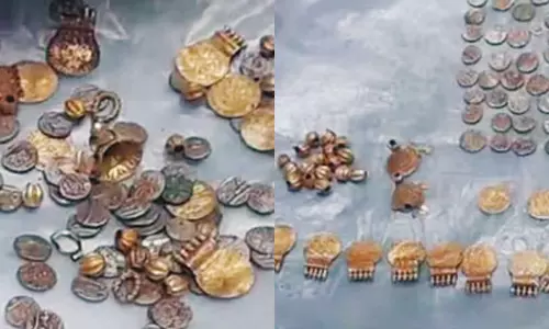 மழைநீர் வடிகால் அமைக்க குழி தோண்டியபோது தோட்டத்தில் கிடைத்த தங்க புதையல்