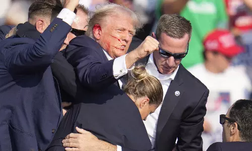 டொனால்டு டிரம்ப்-ஐ சுட்டவர் 20 வயதான தாமஸ் மேத்யூ - FBI அதிரடி தகவல்