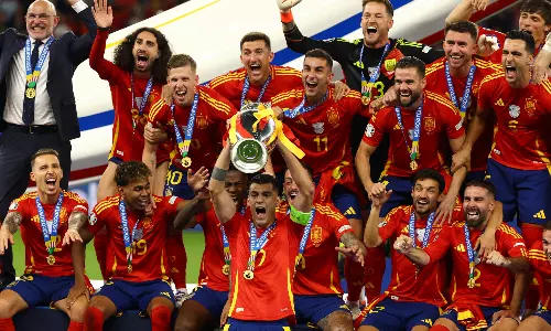 யூரோ கோப்பை: இங்கிலாந்தை வீழ்த்தி சாம்பியன் பட்டம் வென்றது ஸ்பெயின்