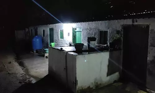 சூலூர் அருகே நள்ளிரவில் வீட்டில் தீப்பிடித்து நண்பர்கள் 3 பேர் பலி