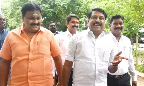 ரெயிலில் ரூ.4 கோடி சிக்கிய விவகாரம்... நயினார் நாகேந்திரன் இன்று சி.பி.சி.ஐ.டி. அலுவலகத்தில் ஆஜர்