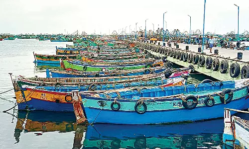 ராமேசுவரம் மீனவர்கள் கடலுக்கு செல்ல தடை