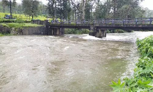 தொடரும் கனமழை: சோலையார் அணையின் நீர்மட்டம் 140 அடியாக உயர்வு