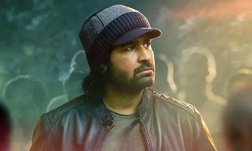 விஜய் ஆண்டனியின் மழை பிடிக்காத மனிதன்.. இவன் யாரோ பாடல் லிரிக் வீடியோ