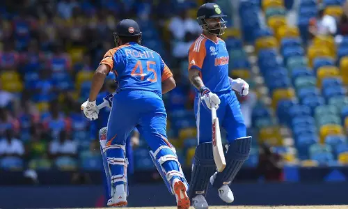 விராட் கோலி, ரோகித் சர்மா இடத்தை நிரப்ப முடியாது: கபில் தேவ் புகழாரம்