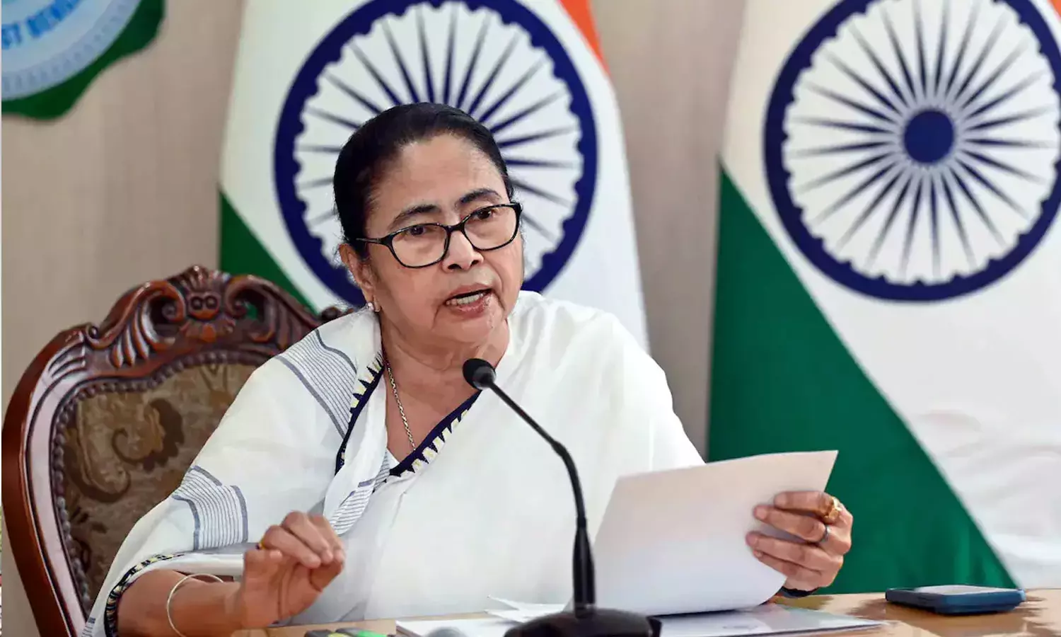 உ.பி. ரெயில் விபத்து: பயணிகள் பாதுகாப்பு குறித்து கேள்வி எழுப்பிய மம்தா