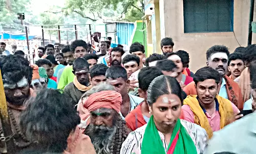 ஆடி மாத பிரதோஷம், பவுர்ணமியை முன்னிட்டு சதுரகிரியில் பக்தர்கள் குவிந்தனர்