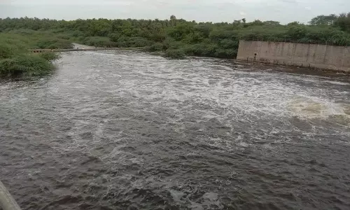 கனமழை எதிரொலி-  சென்னிமலை நொய்யல் ஆற்றில் வெள்ளப்பெருக்கு