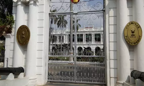 புதுச்சேரிக்கு தனி கவர்னர் நியமனமா? மத்திய அரசு பரிசீலனை