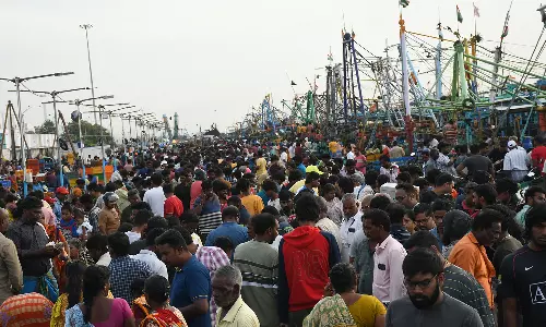 ஆடி மாதம்: காசிமேட்டில் மீன் விலை குறைந்தது