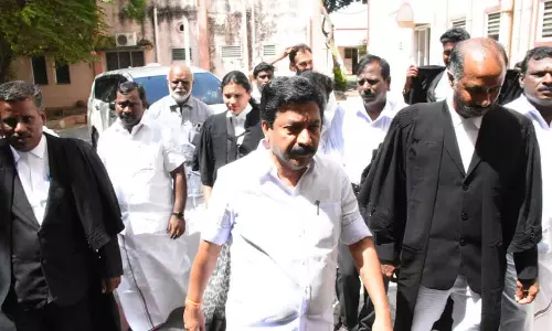 முதலமைச்சரை அவதூறாக பேசிய வழக்கு- சி.வி. சண்முகம் கோர்ட்டில் ஆஜர்