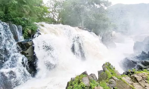 ஒகேனக்கல்லுக்கு நீர்வரத்து 42 ஆயிரம் கன அடியாக சரிவு