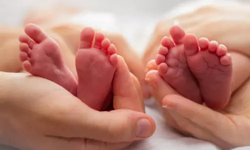 நண்பன் பட பாணியில் பிரசவம்: செல்போனில் மருத்துவ ஆலோசனை - அழகிய டுவின்ஸ் பிறந்தன