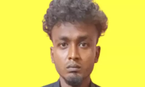 பைக்கில் சென்ற பெண்ணிடம் நகை பறித்த சிறுவன் உள்பட 2 பேர் கைது