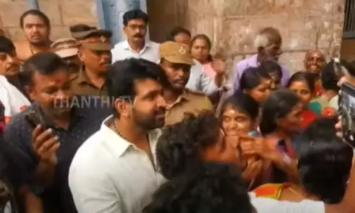 கூட்ட நெரிசலில் அருண் விஜய்  சிக்கியதால் பரபரப்பு