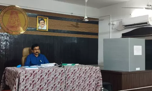 காஞ்சிபுரம் மேயர் பதவி தப்பியது: கவுன்சிலர்கள்  கூட்டத்தில் பங்கேற்கவில்லை