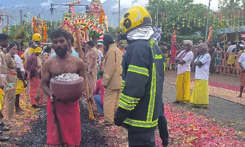 வனபத்ரகாளியம்மன் கோவிலில் ஆயிரக்கணக்கான பக்தர்கள் குண்டம் இறங்கி வழிபாடு