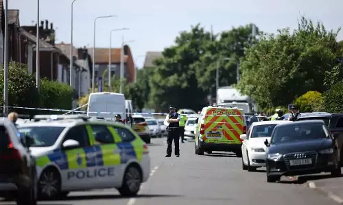 நடனப் பள்ளியில் கத்திக்குத்து - 2 சிறுவர்கள் உயிரிழப்பு