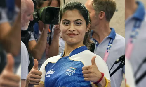 ஒரே ஒலிம்பிக்கில் 2 பதக்கங்களை வென்ற முதல் இந்திய பெண் - வரலாற்று சாதனை படைத்த மனு பாக்கர்