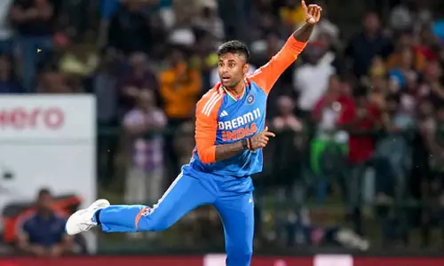 டி20-யில் அதிக தொடர் நாயகன் விருது: 3 வீரர்களுடன் 2-வது இடத்தை பகிர்ந்த சூர்யகுமார்