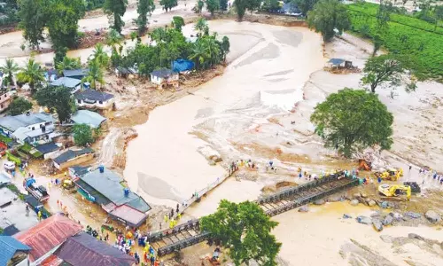 5-வது நாளாக மீட்பு பணி: மண்ணில் புதைந்த 250 பேர் கதி என்ன?