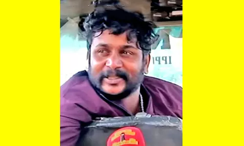 வயநாடு நிலச்சரிவு: தூங்காமல் இறந்தவர்களின் உடல்களை மீட்டு வரும் ஜே.சி.பி. டிரைவர்