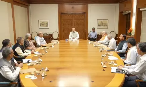 ஷேக் ஹசீனா இந்தியாவில் தஞ்சம்: பிரதமர் மோடி தலைமையில் ஆலோசனை கூட்டம்