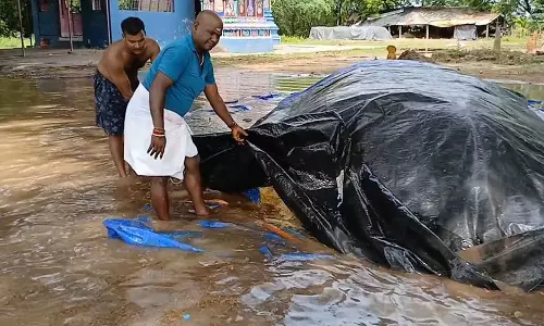 கனமழையில் 500 நெல் மூட்டைகள் நனைந்து சேதம்