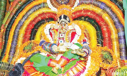 அம்மனுக்கு வளையல் அணிவித்தால் மங்களங்கள் பெருகும்