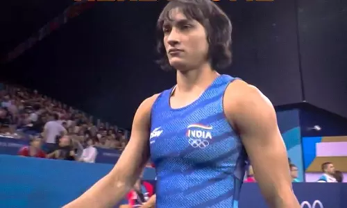 பாரீஸ் ஒலிம்பிக் மல்யுத்தம்: அரையிறுதிக்கு தகுதி பெற்ற வினேஷ் போகத்