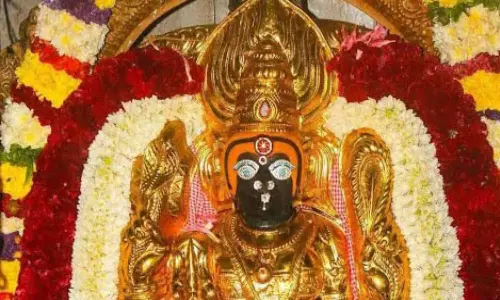 களைகட்டிய சேலம் கோட்டை மாரியம்மன் கோவில் ஆடி திருவிழா