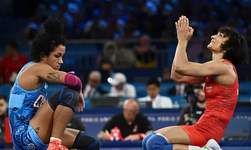 Cuban wrestler Yusneylis Guzman Lopez - Vinesh Phogat