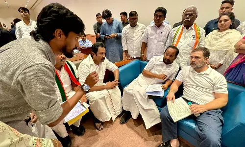 rahul gandhi with fishermen representatives