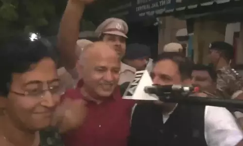 17 மாதத்துக்கு பிறகு திகார் சிறையில் இருந்து வெளியே வந்தார் மணீஷ் சிசோடியா