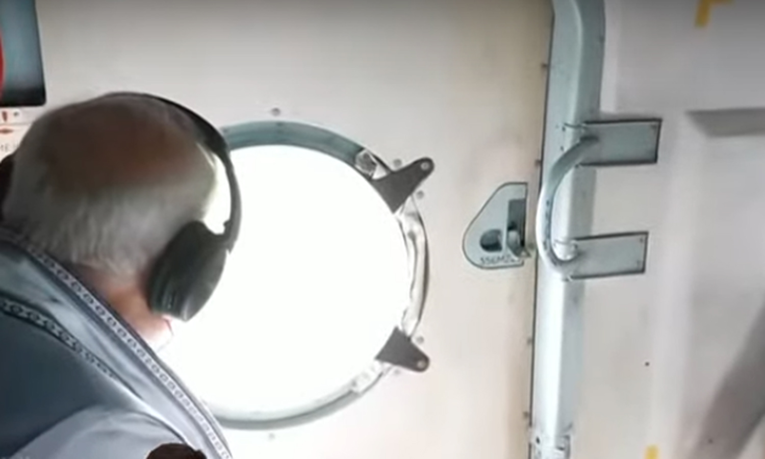 வயநாட்டில் ஹெலிகாப்டர் மூலமாக பிரதமர் மோடி ஆய்வு... ... லைவ் அப்டேட்ஸ்- வயநாட்டு முகாமில் உள்ளவர்களுக்கு பிரதமர் மோடி ஆறுதல் வயநாட்டில் ஹெலிகாப்டர் மூலமாக பிரதமர் மோடி ஆய்வு... ... லைவ் அப்டேட்ஸ்- வயநாட்டு முகாமில் உள்ளவர்களுக்கு பிரதமர் மோடி ஆறுதல்