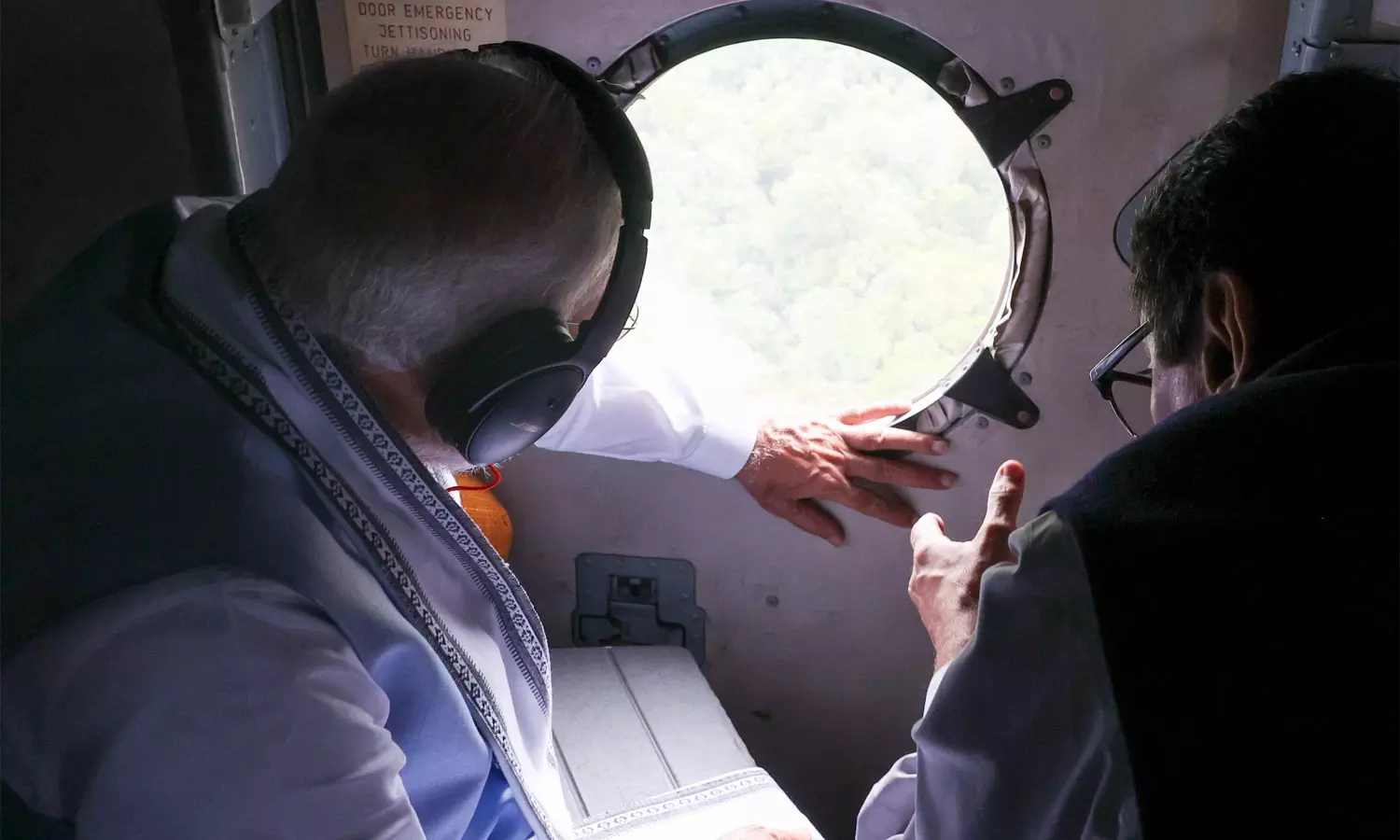 வயநாட்டில் புஞ்சிரிமட்டம், முண்டகை, சூரல்மலை ஆகிய... ... லைவ் அப்டேட்ஸ்- வயநாட்டு முகாமில் உள்ளவர்களுக்கு பிரதமர் மோடி ஆறுதல் வயநாட்டில் புஞ்சிரிமட்டம், முண்டகை, சூரல்மலை ஆகிய... ... லைவ் அப்டேட்ஸ்- வயநாட்டு முகாமில் உள்ளவர்களுக்கு பிரதமர் மோடி ஆறுதல்