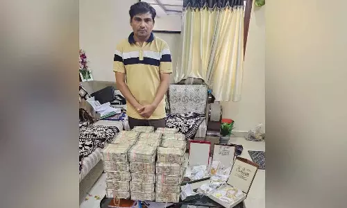 மாநகராட்சி அதிகாரி வீட்டில் ரூ.6 கோடி மதிப்பிலான நகை, பணம் பறிமுதல்