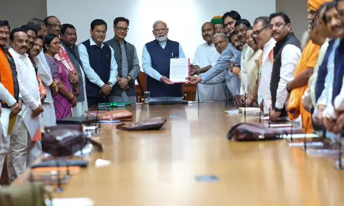 எஸ்.சி., எஸ்.டி பிரிவு இட ஒதுக்கீட்டில் கிரிமீலேயர்  கிடையாது -  மத்திய அரசு உறுதி