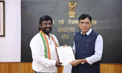 மத்திய அமைச்சரை சந்தித்து விஜய் வசந்த் எம்.பி. கோரிக்கை