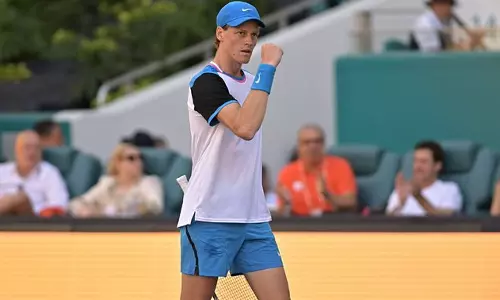 நேஷனல் பேங்க் ஓபன்: சின்னருக்கு அதிர்ச்சி அளித்த ரூப்லெவ்