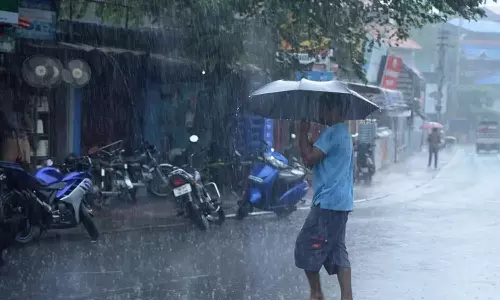 சேலத்தில் கனமழை: வீடுகளுக்குள் தண்ணீர் புகுந்து பொதுமக்கள் அவதி