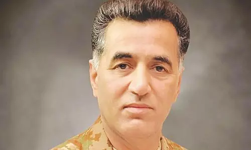 பாகிஸ்தானில் முன்னாள் ஐஎஸ்ஐ தலைவர் ஃபைஸ் ஹமீத்தை கைது செய்தது ராணுவம்