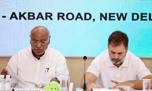 4 மாநில தேர்தல், சாதிவாரி கணக்கெடுப்பு குறித்து காங்கிரஸ் தலைவர்கள் ஆலோசனை