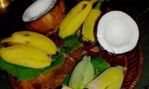 கோவில்கள் மற்றும் பூஜைகளில் தேங்காய் உடைப்பது ஏன்?