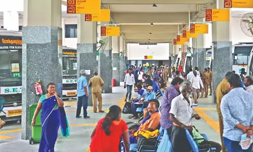 விடுமுறை எதிரொலி: சென்னையில் இருந்து 500 சிறப்பு பஸ்கள் இயக்கம்