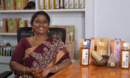 வேளாண் சார்ந்த காஸ்மெடிக்ஸ் தொழிலில் கலக்கும் தஞ்சை பெண் விவசாயி